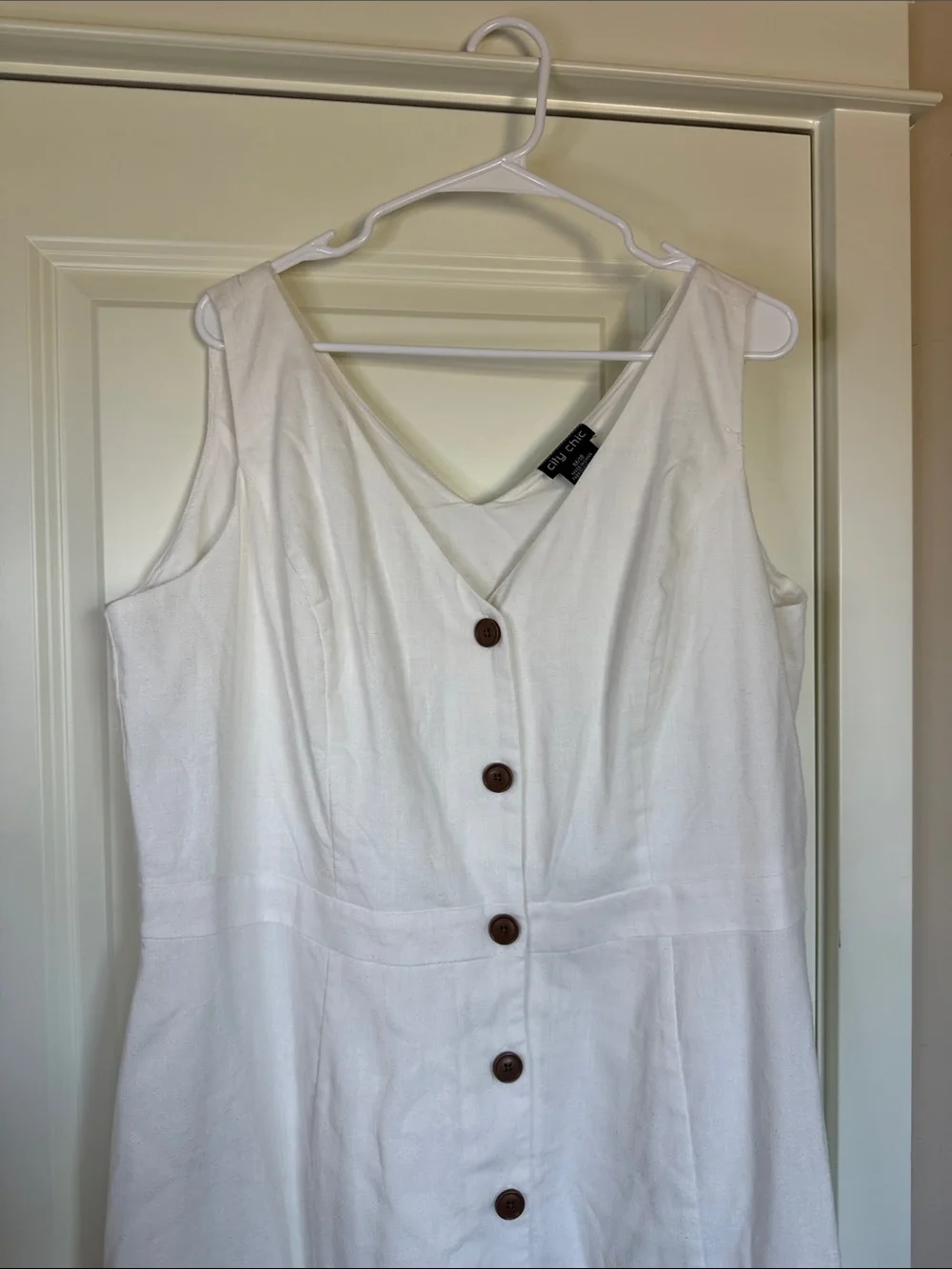 City Chic | White High-Low Button Front Maxi Dress | Size 18 - Picture 3 of 5